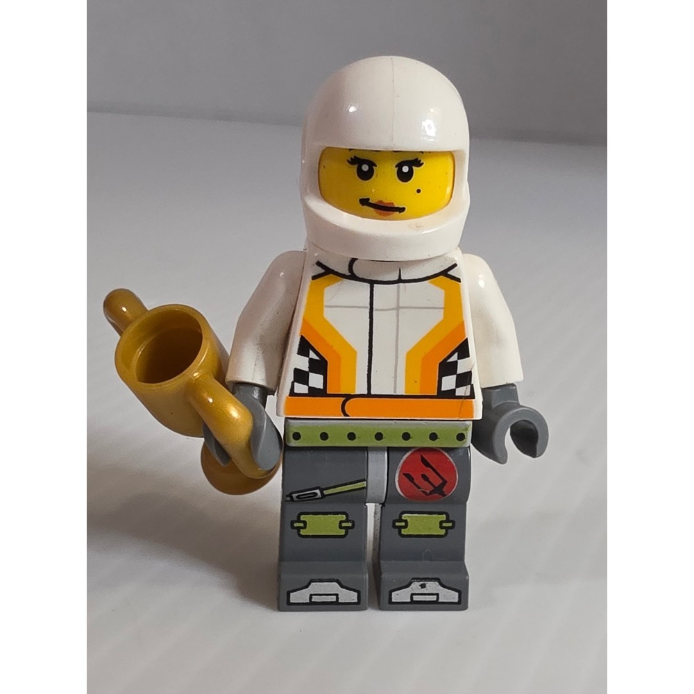 LEGO Minifigure Small Multicolor Fair cty0476 Female Racer Trophy